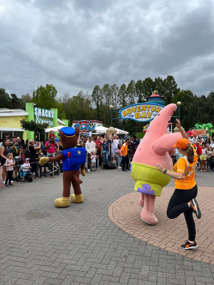 parada para apresentacao musical no movie park